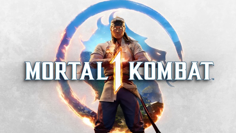 Мужчина стоит перед огнем и синим кругом со словами mortal kombat (мортал комбат 1, mortal kombat 1, видеоигра, бог огня лиу канг, fire god liu kang)