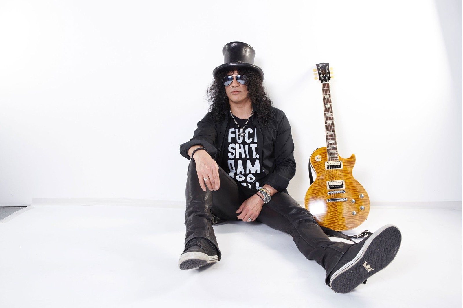 slash, guitar, guns n roses, guitarist, string instrument wallpaper