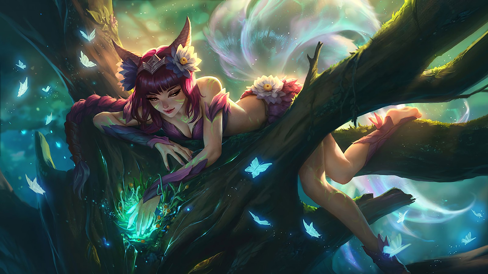 Una mujer en un bosque con un gato en la cabeza (ahri, lol, videojuego, league of legends, madera de anciano)