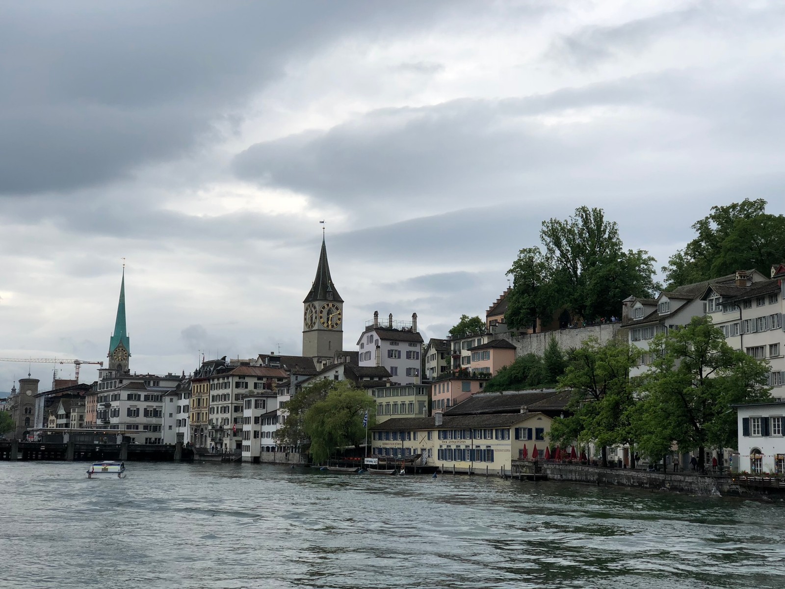 Скачать обои лиммат, limmat, озеро цюрих, облако, шпиль