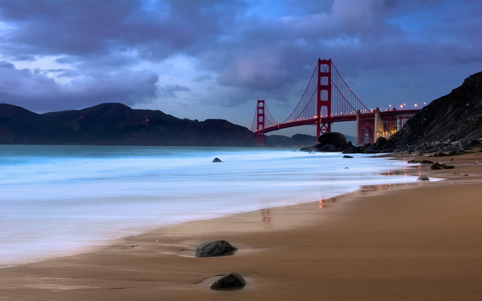 Lade golden gate bridge, abend, küstenlinie, san francisco, baker beach Hintergrund herunter