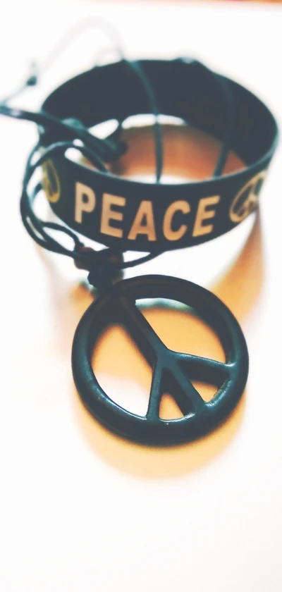 Pulsera con símbolo de paz negro