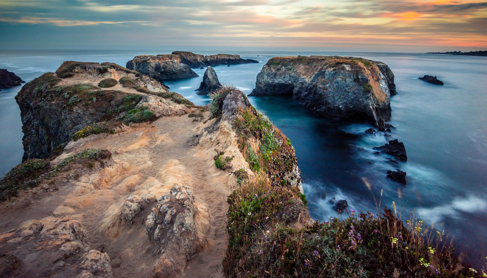 Вид на океан и скалы на закате с утеса (mendocino, восход солнца, морской пейзаж, прибрежный, утес)