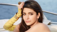 Anushka Sharma: Fesselnde Eleganz auf dem Wasser