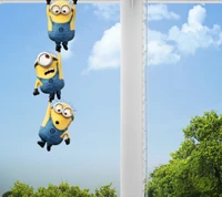 Minions passando tempo em uma cena animada colorida