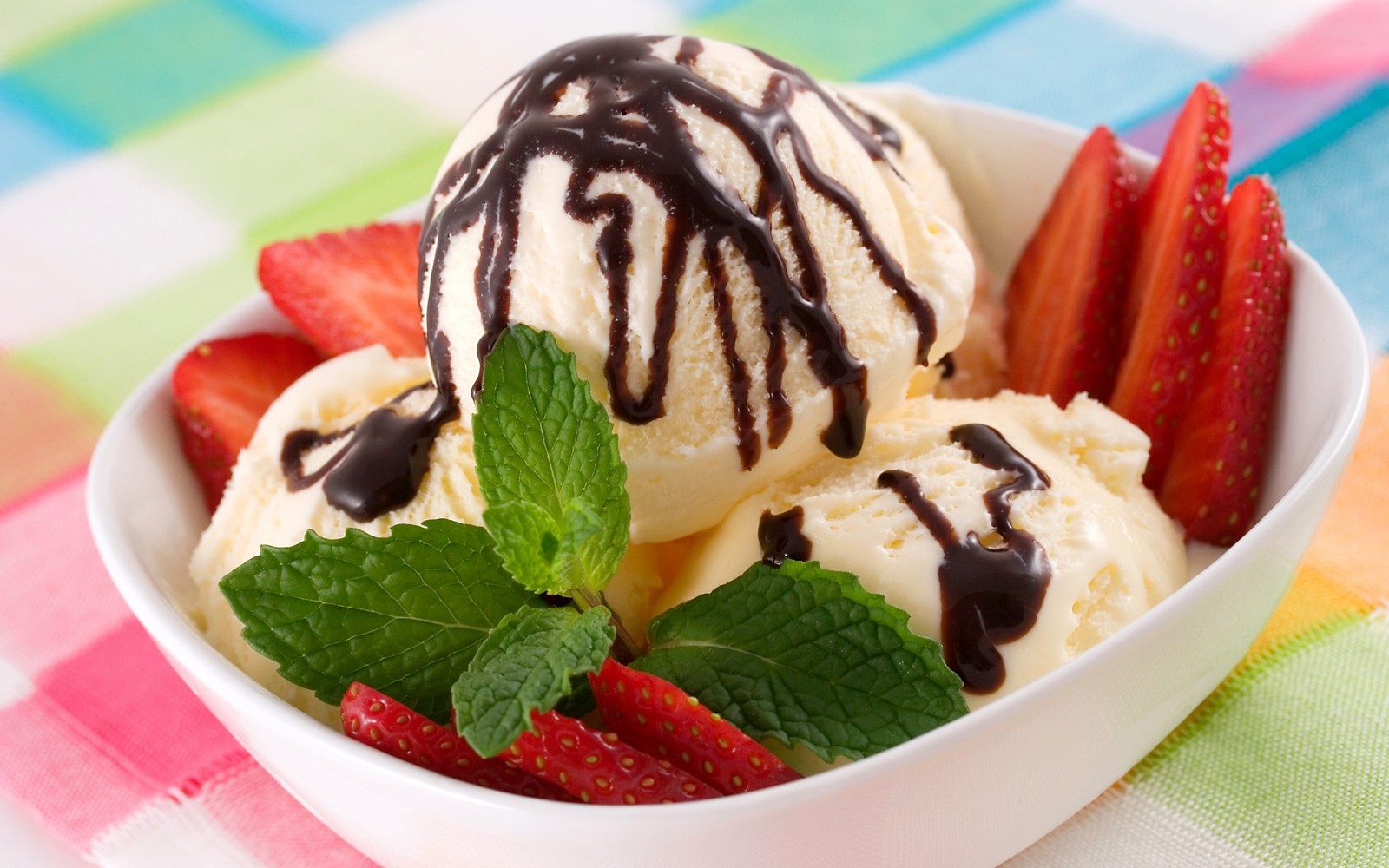 frozen dessert, food, sundae, frozen yogurt, whipped cream wallpaper