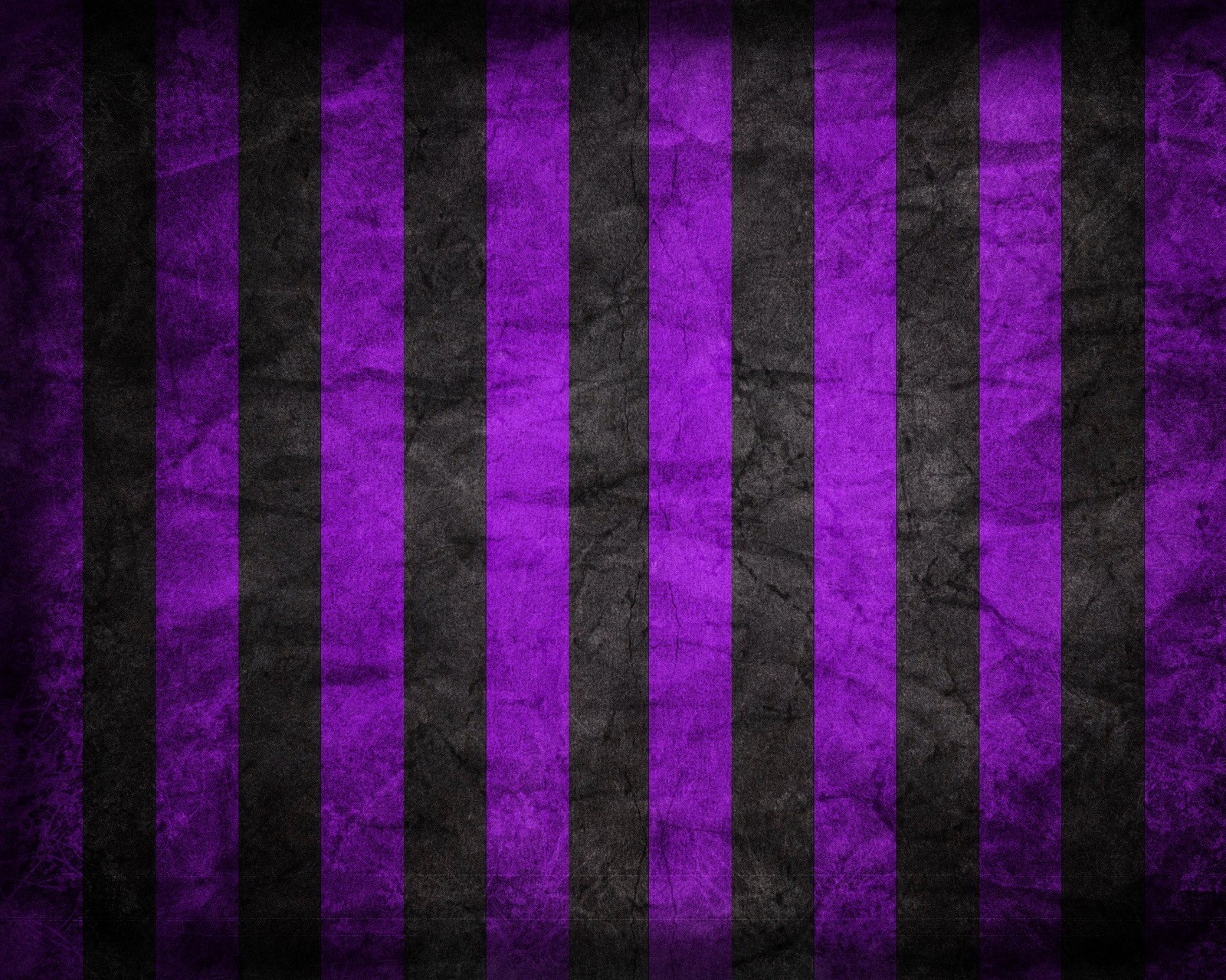 A purple and black striped wallpaper with vertical stripes (abstract, black purple stripes)