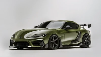 Элегантный оливково-зеленый Toyota GR Supra MK5 с индивидуальным кузовным комплектом и агрессивной стойкой