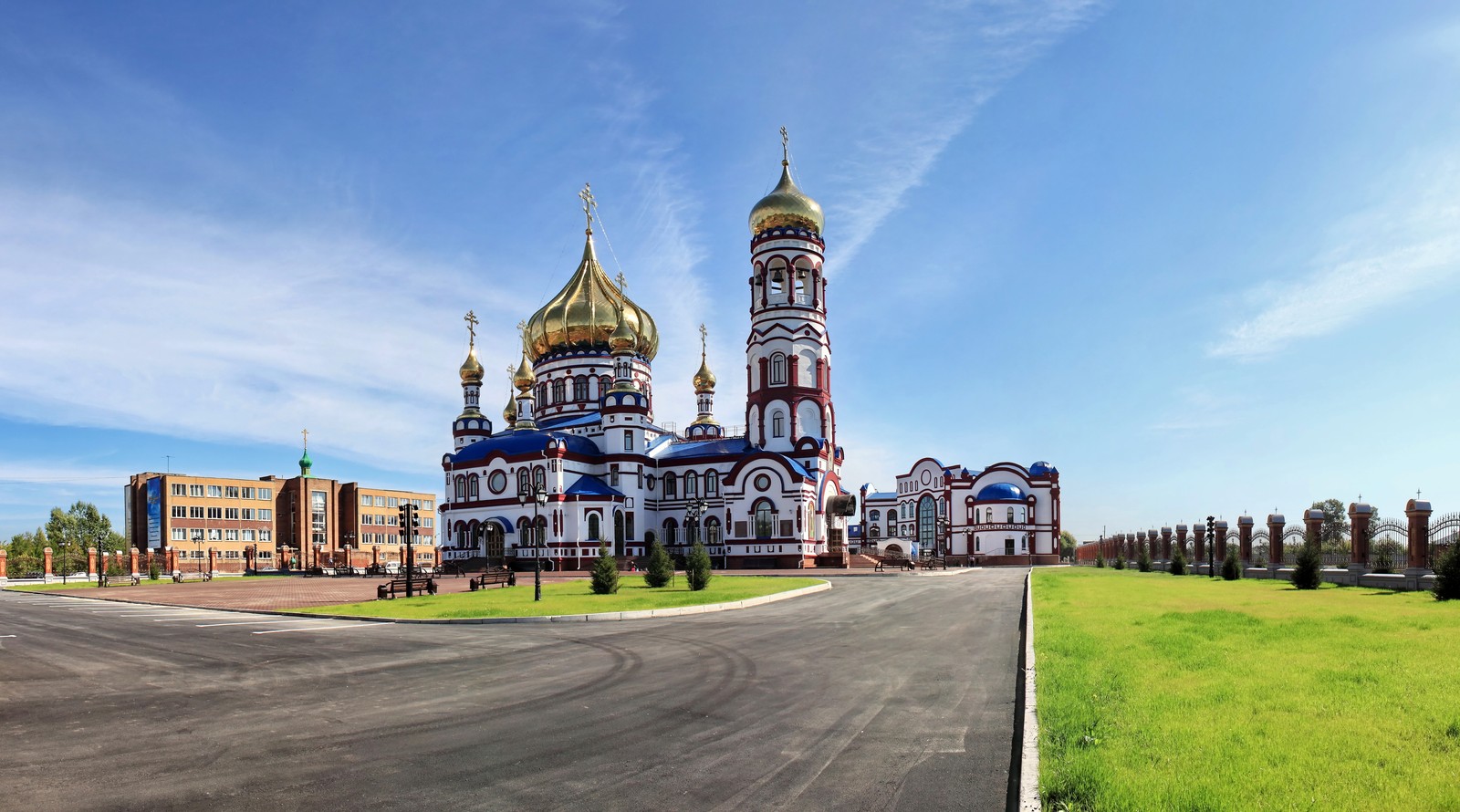 Скачать обои достопримечательность, здание, город, место поклонения, храм