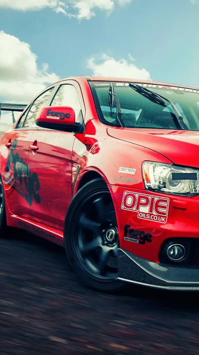 Supercoche rojo en movimiento con calcomanías de carreras