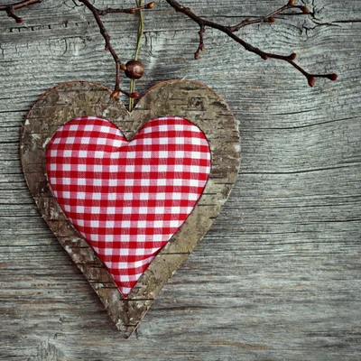 Décoration en forme de cœur rustique : Un symbole d'amour pour Noël