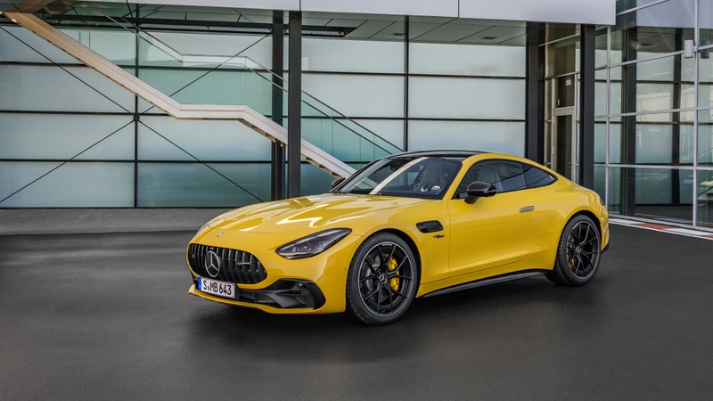 Новый mercedes gts купе представлен в желтой расцветке (mercedes amg gt, купе, 2024, 5k, машины)