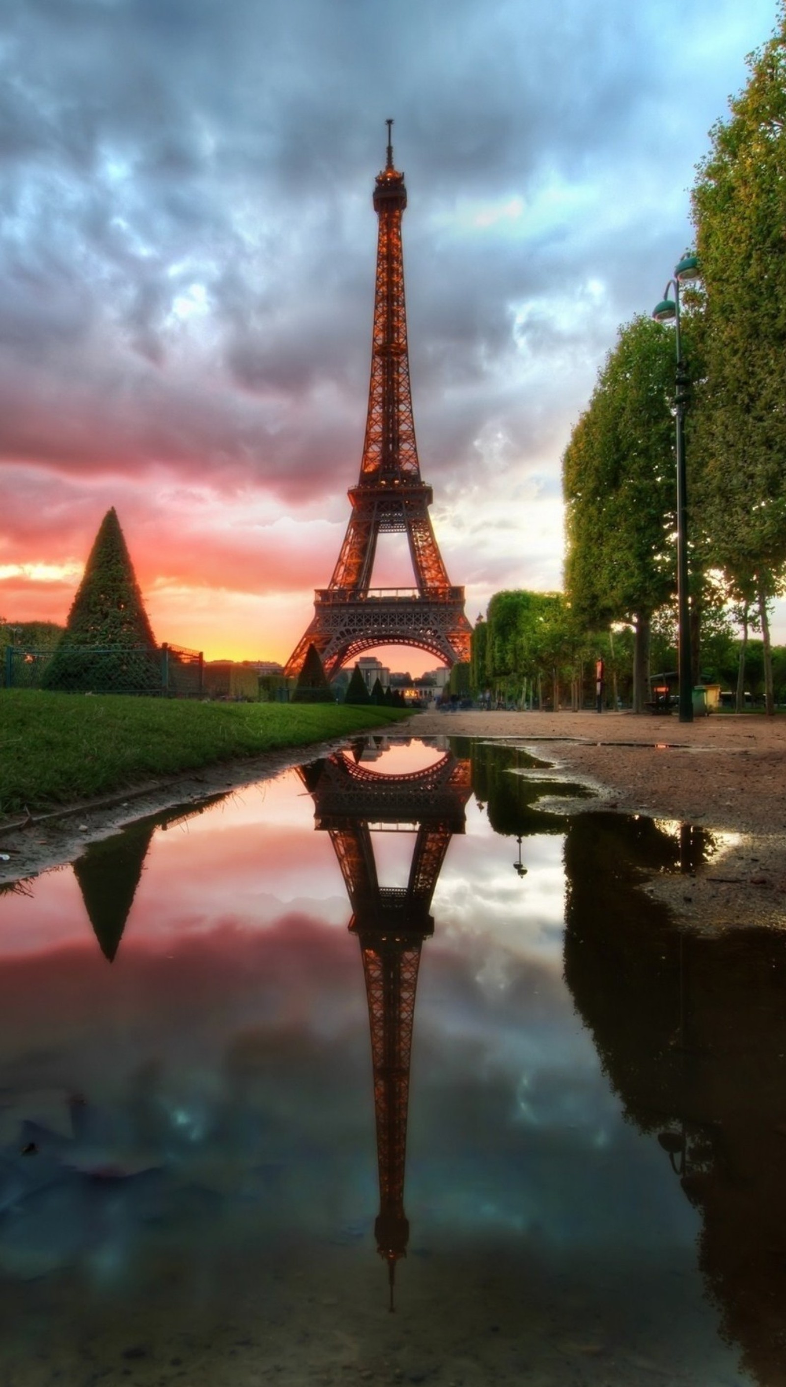 Lade eiffelturm, reflexion, turm Hintergrund herunter