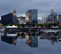 Orla de Liverpool: Reflexões da paisagem urbana ao crepúsculo