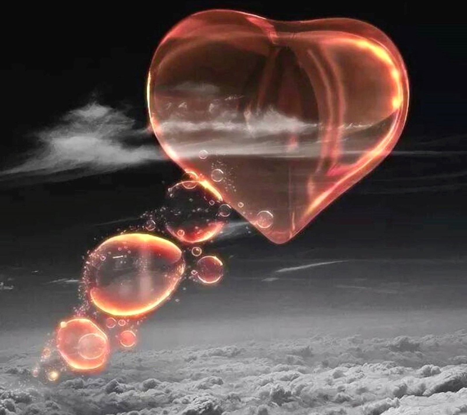 Gros plan d'un ballon en forme de cœur flottant dans les airs (amour, papier peint)