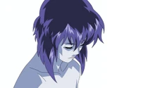 Motoko Kusanagi: Elegancia Contemplativa en Violeta y Azul