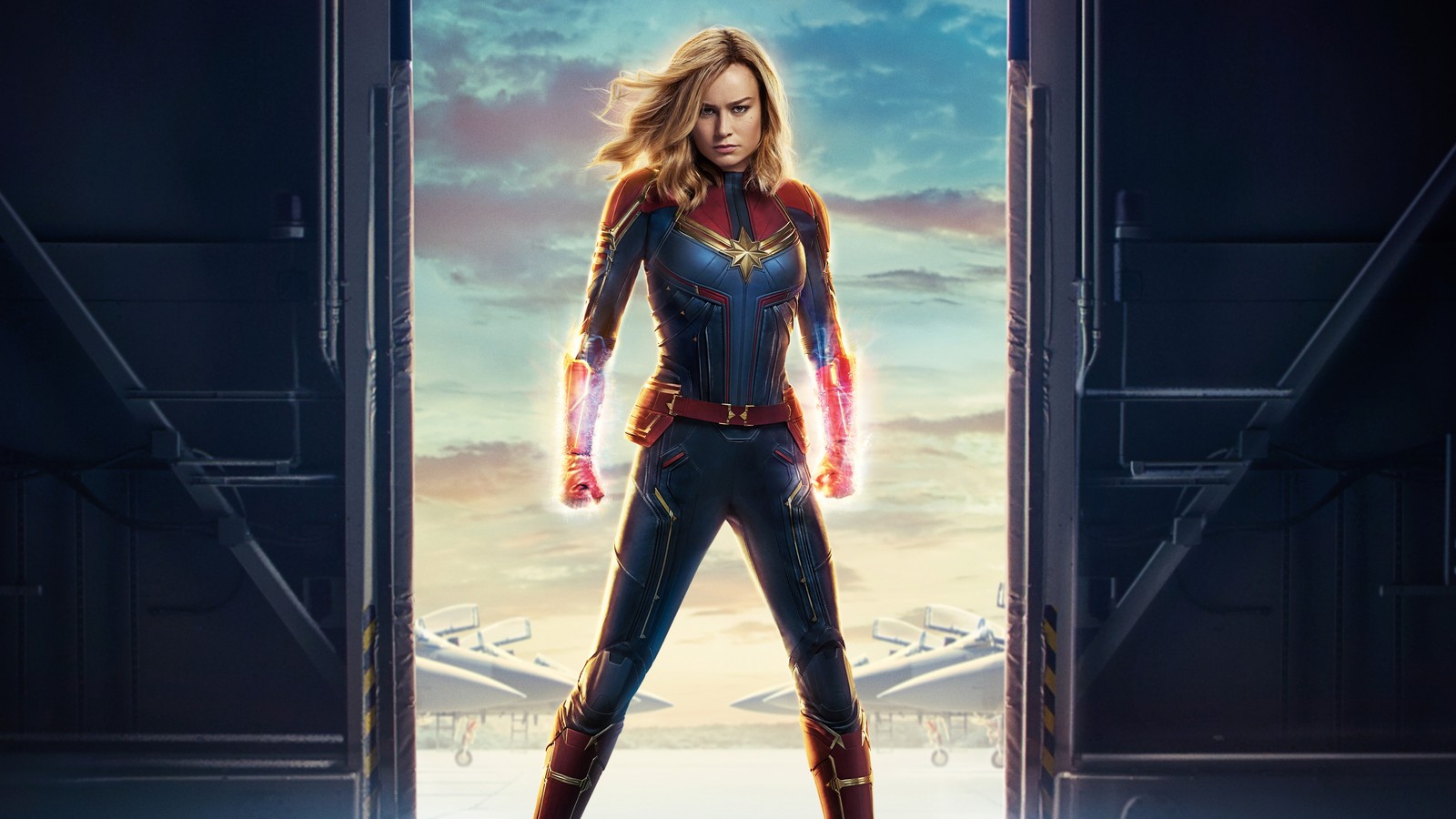 Capitán marvel sale de la puerta (película de capitana marvel, película, brie larson, capitana marvel, captain marvel)