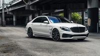 Mercedes-Benz S-Class Wald Black Bison Edition: Lujo se encuentra con rendimiento en el paisaje urbano