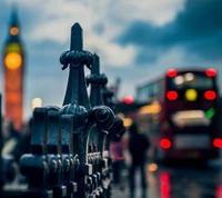 Paysage urbain de Londres : Monument emblématique et vie urbaine en focus