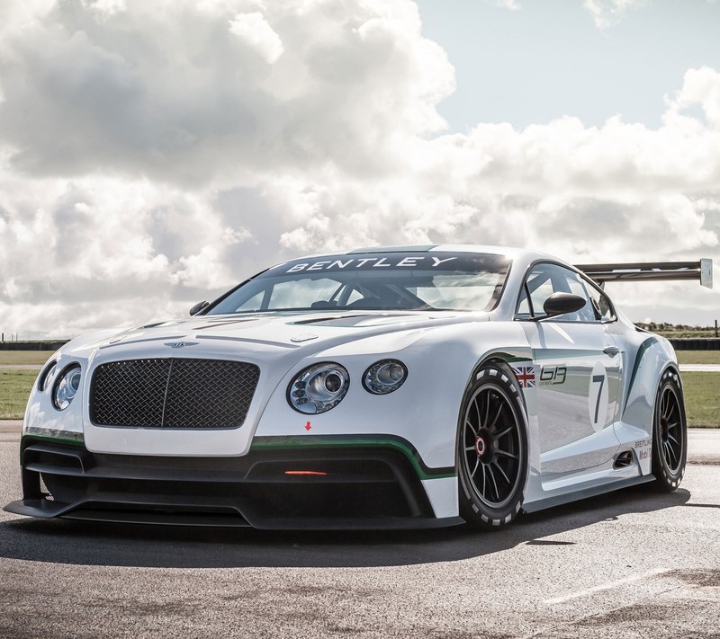 Бентли - континентальный gt, парковавшийся на парковке. (бентли, bentley, coninental, gt3)