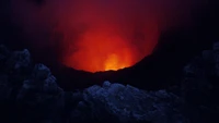 Cratera brilhante do vulcão Masaya: Uma exibição ardente do poder da natureza