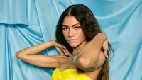 Zendaya strahlt Eleganz in einem lebhaften gelben Kleid aus