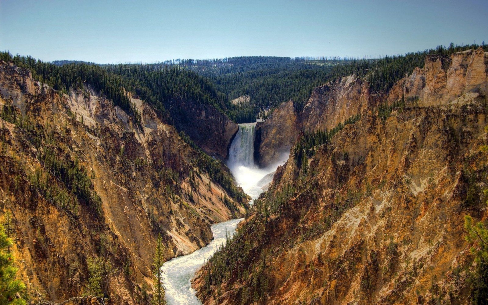 A view of a river flowing through a canyon in the mountains (national park, waterfall, water resources, watercourse, state park)