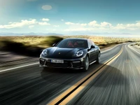 Porsche Panamera: Икона производительности на открытой дороге