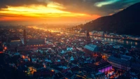 Brilho da noite sobre Heidelberg: Uma paisagem urbana cativante ao pôr do sol