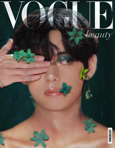 Vogue Belleza: Un Retrato Artístico con Acentos Florales y Colores Impactantes en la Estética K-Pop.