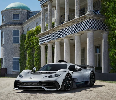 Mercedes AMG One : Excellence des voitures de sport hybrides dans un cadre historique