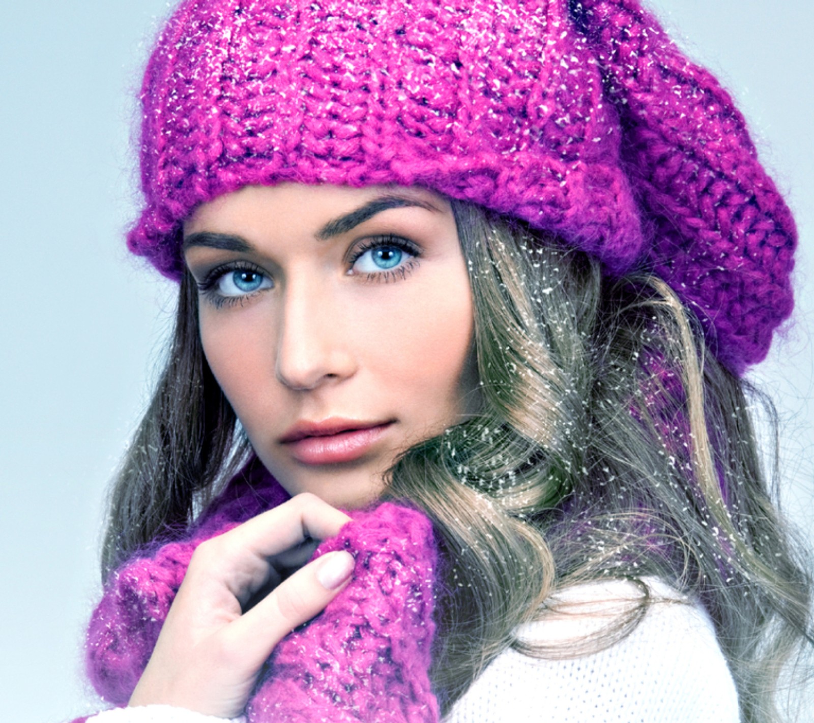 Arafed woman wearing a purple hat and scarf with a pink knitted hat (beautiful, girl, wallpapers)