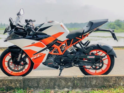 KTM RC200: Bereit zum Rennen in Sri Lanka