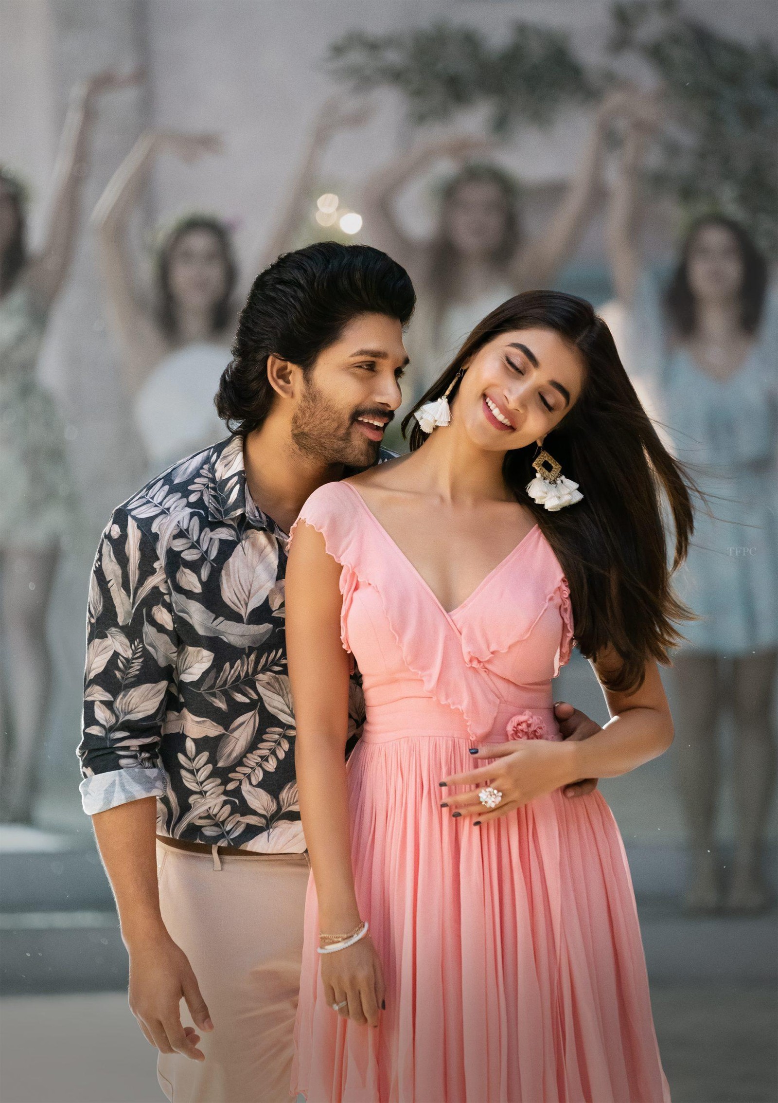 allu arjun, butta bomma, pooja hegde Download Wallpaper