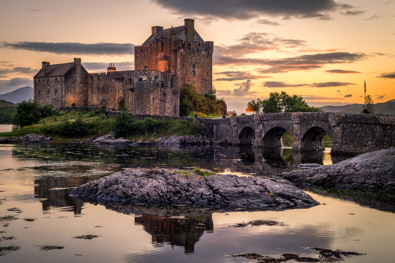 castle, reflection, ruins, building, sky wallpaper