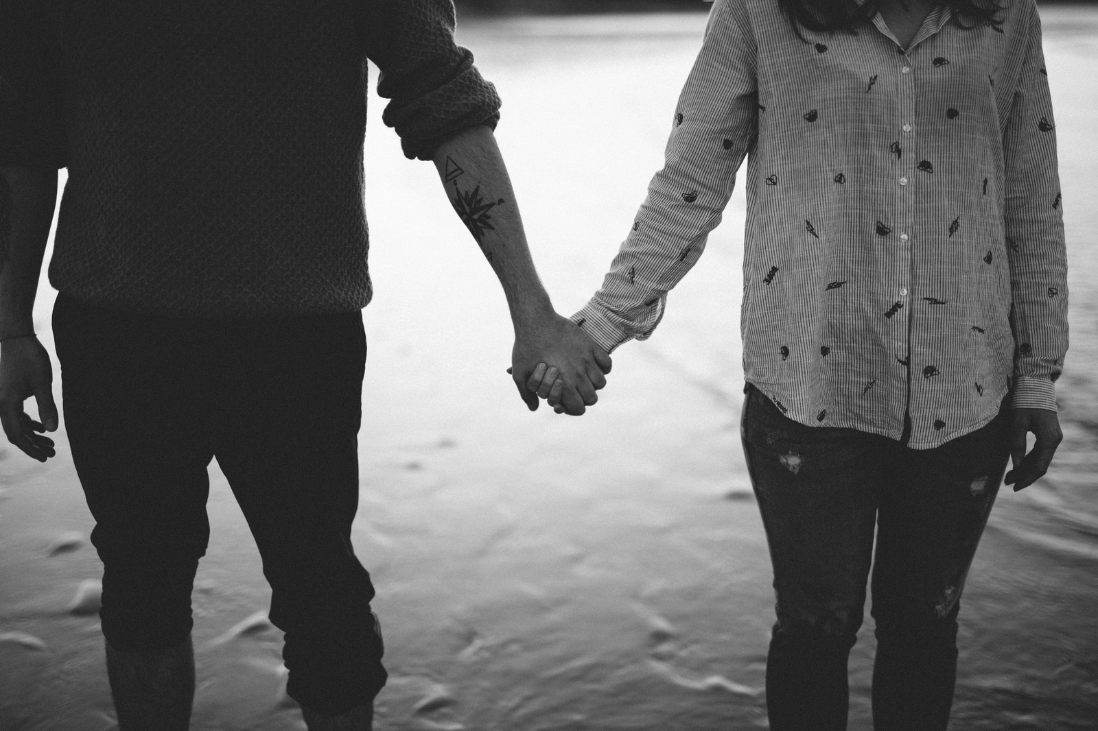 couple, holding hands, white, people, black Download Wallpaper