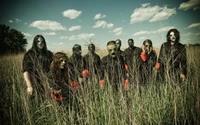 Slipknot in einer natürlichen Landschaft: Heavy Metal trifft Landwirtschaft