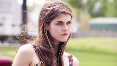 Alexandra Daddario: Beleza e Força Cativantes