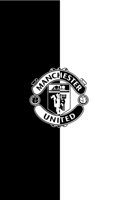 Emblème noir et blanc de Manchester United sur un fond divisé.