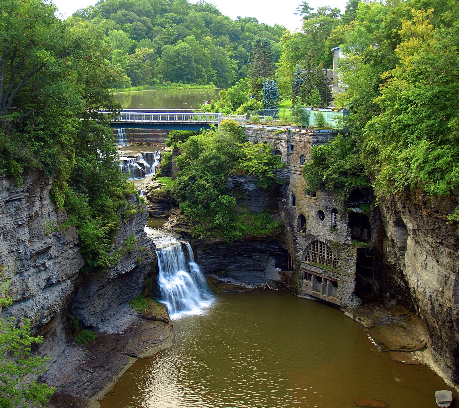 Lade kaskade, landschaft, wasser, wasserfall Hintergrund herunter