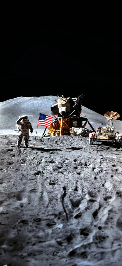 Astronauta en la Luna con módulo lunar y rover, bandera americana exhibida