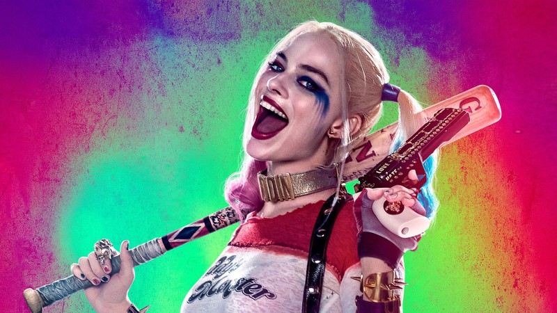 Крупный план женщины, держащей бейсбольную биту в руке (margot robbie, harley quinn, отряд самоубийц, suicide squad, джокер)