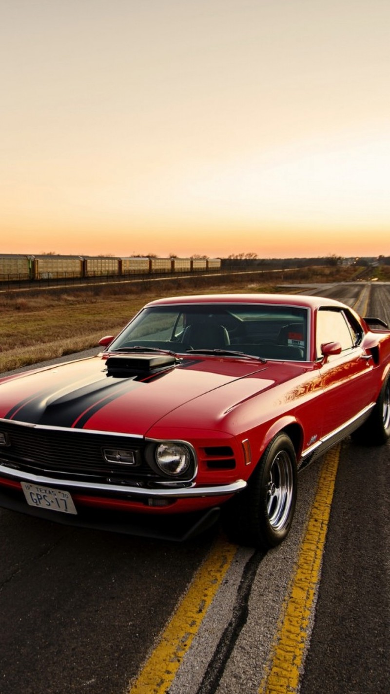 Крупным планом красный мустанг, припаркованный на обочине дороги (1970, ford, мустанг, mustang)