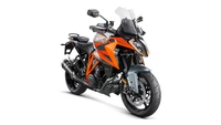 ktm 1290 super duke gt, motos deportivas, 2022, fondo blanco, bicicletas