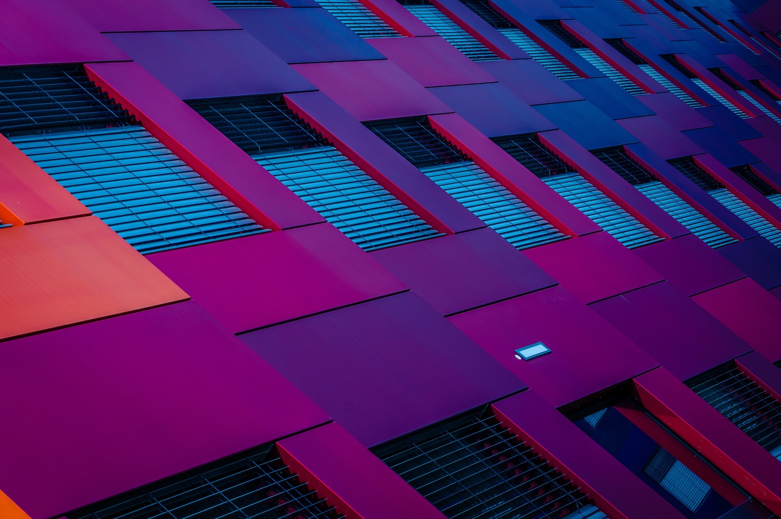 Скачать обои purple building, узор, геометрический, фотография с низким углом, экстерьер