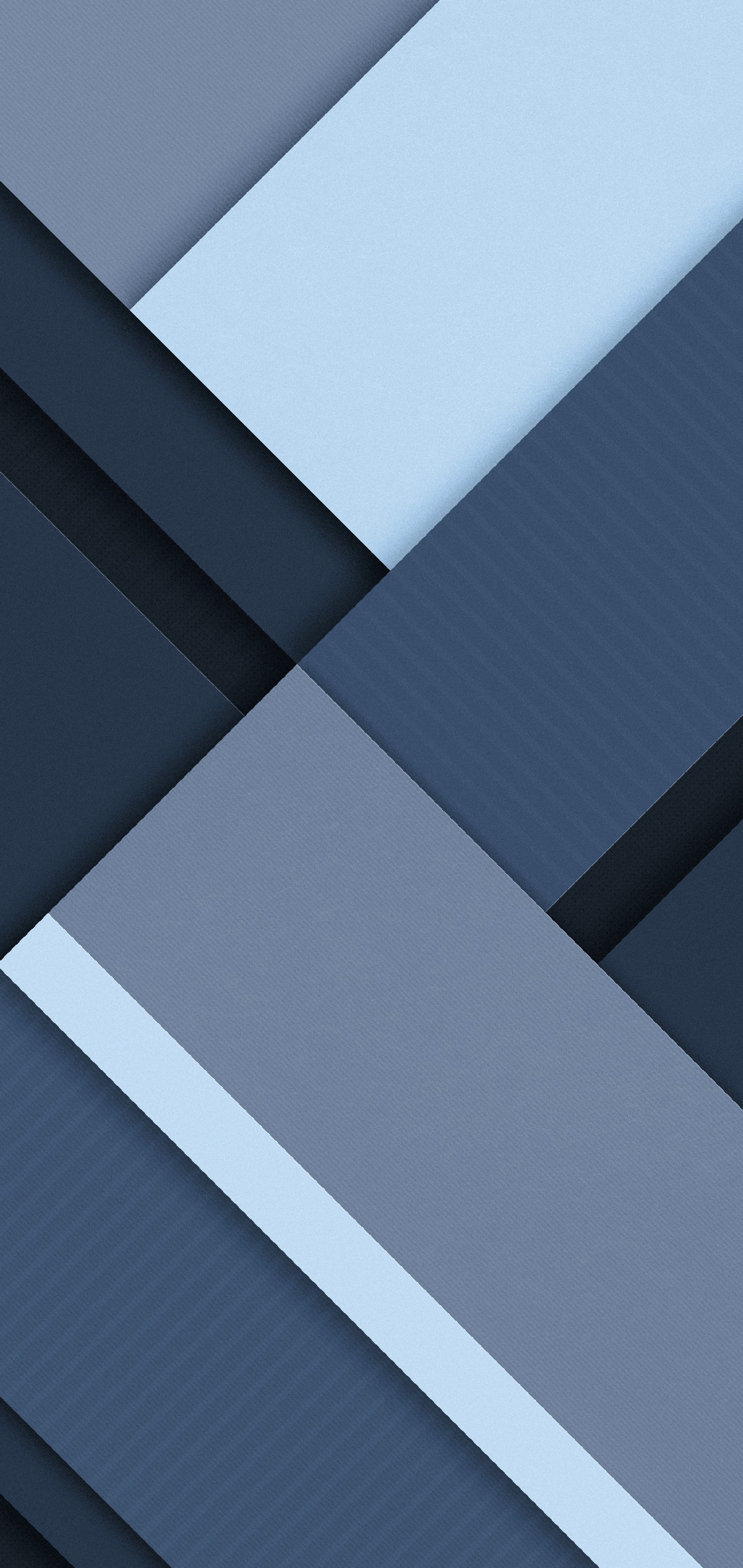 Un gros plan d'un mur bleu et gris avec une bande blanche (architecture, design, rectangle, gris, parallèles)