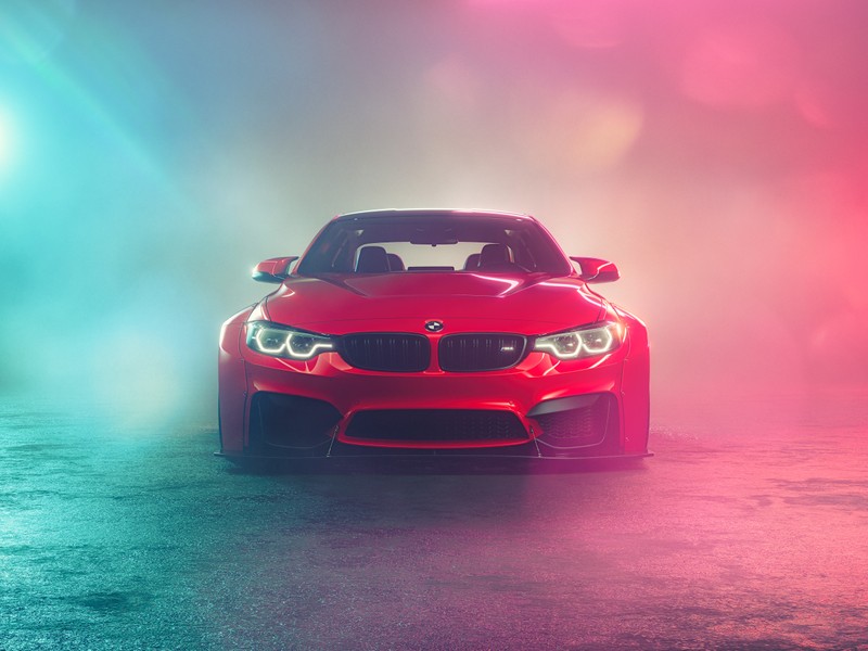 Bmw автомобиль на туманной парковке с яркими огнями (bmw m4, седан производительности, 5k, цветной дым, машины)