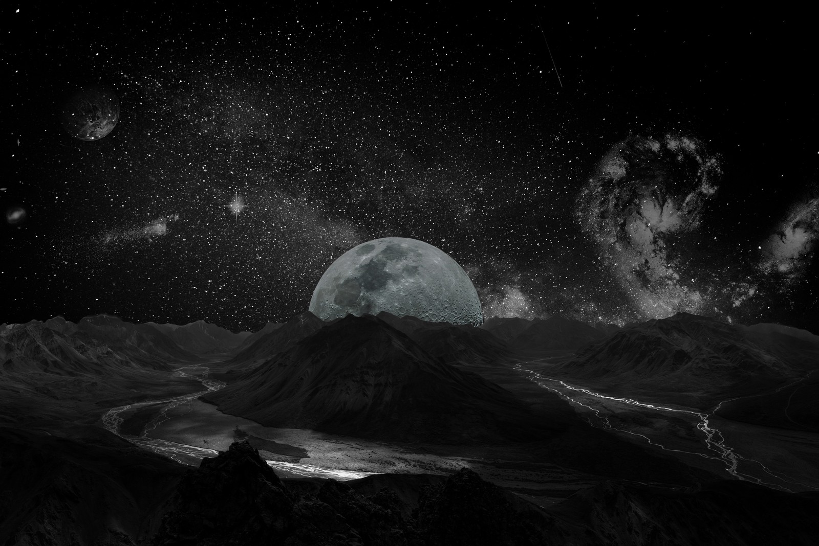 Una foto en blanco y negro de una montaña con una luna llena (luna, astronauta, cosmos, universo, galaxia)