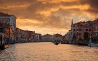 Pôr do sol sobre o Grande Canal: Uma noite serena em Veneza