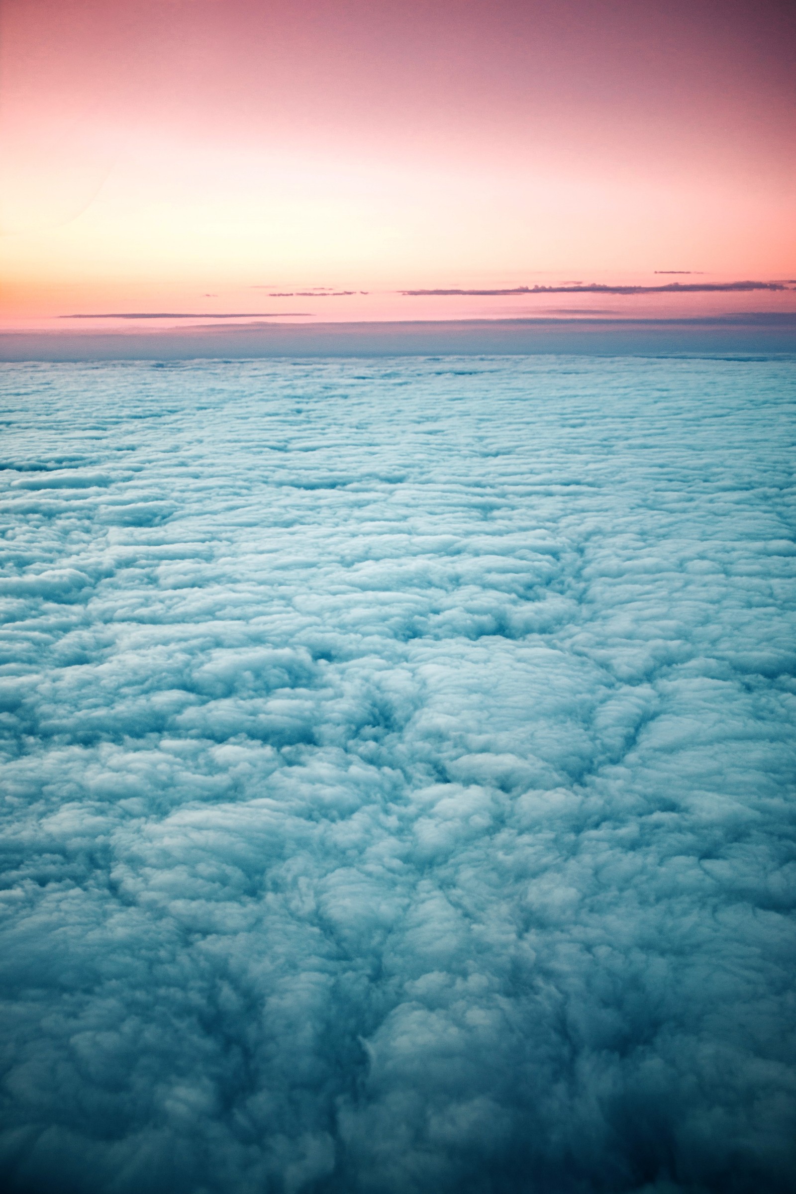 Arafed view of a sunset over a sea of clouds (youtube, cloud, atmosphere, water resources, water)